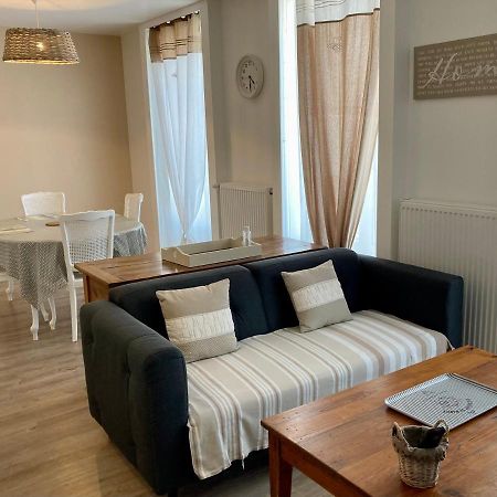 La Maison Virginie Appartements Climatises De 1 A 5 Pers Cosy Hyper Centre Cour Parking Linge Fibre Proximite Port Lac Canal Piscine Montargis Exterior foto
