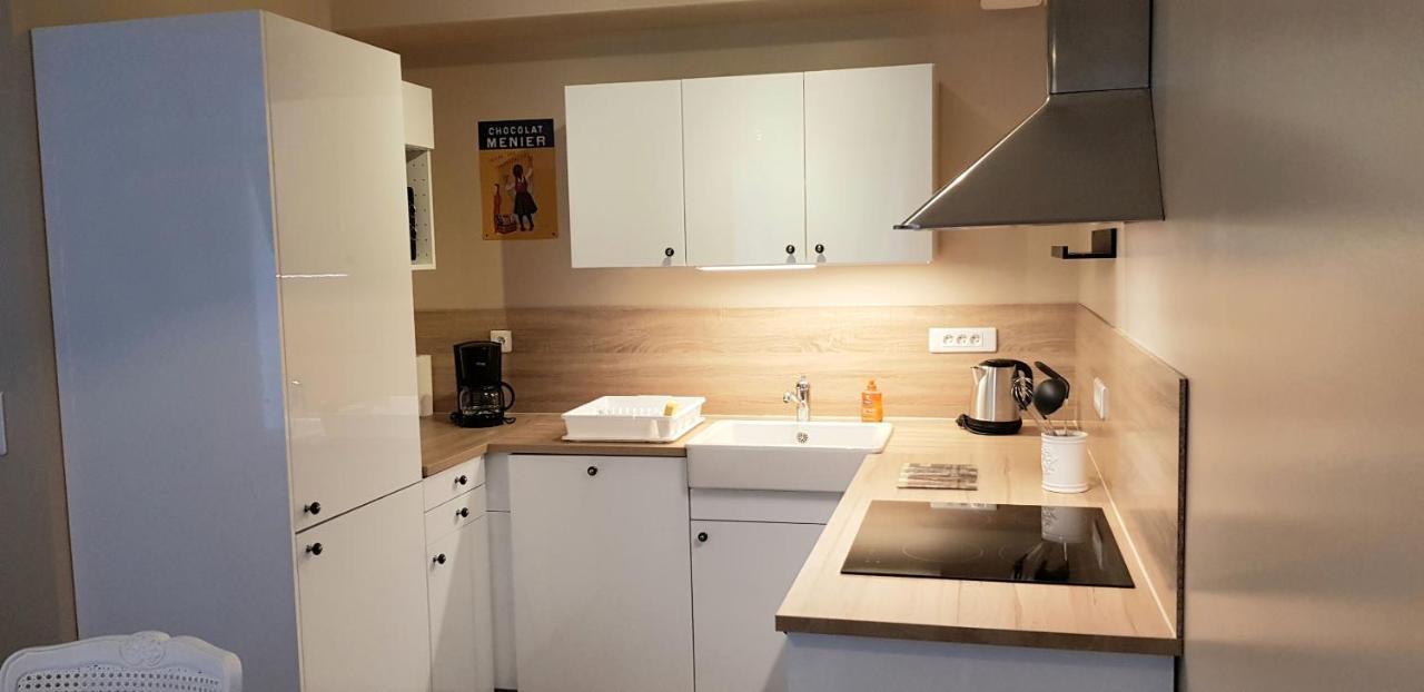 La Maison Virginie Appartements Climatises De 1 A 5 Pers Cosy Hyper Centre Cour Parking Linge Fibre Proximite Port Lac Canal Piscine Montargis Exterior foto