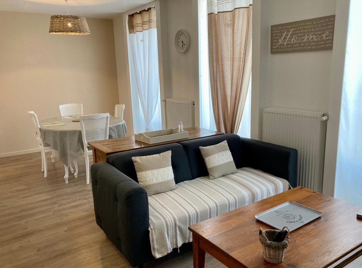 La Maison Virginie Appartements Climatises De 1 A 5 Pers Cosy Hyper Centre Cour Parking Linge Fibre Proximite Port Lac Canal Piscine Montargis Exterior foto