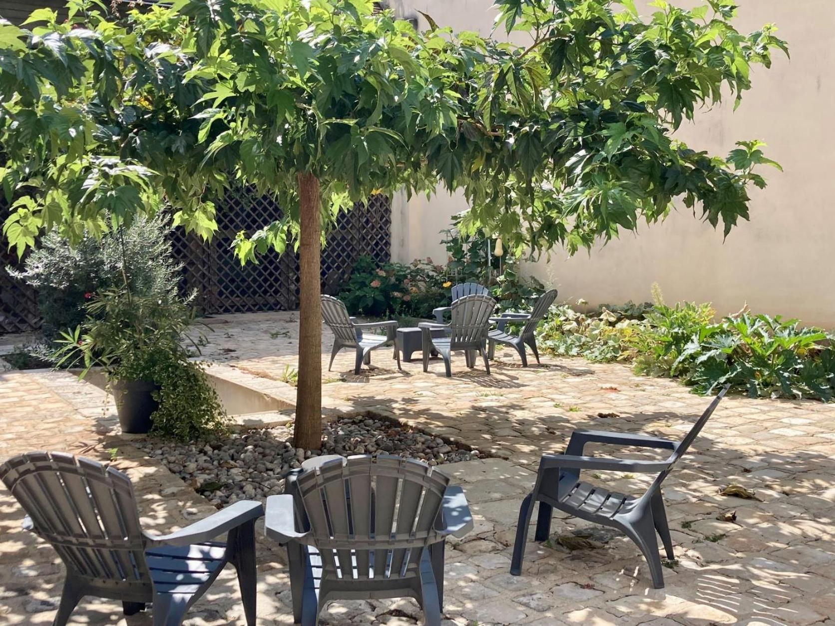 La Maison Virginie Appartements Climatises De 1 A 5 Pers Cosy Hyper Centre Cour Parking Linge Fibre Proximite Port Lac Canal Piscine Montargis Exterior foto