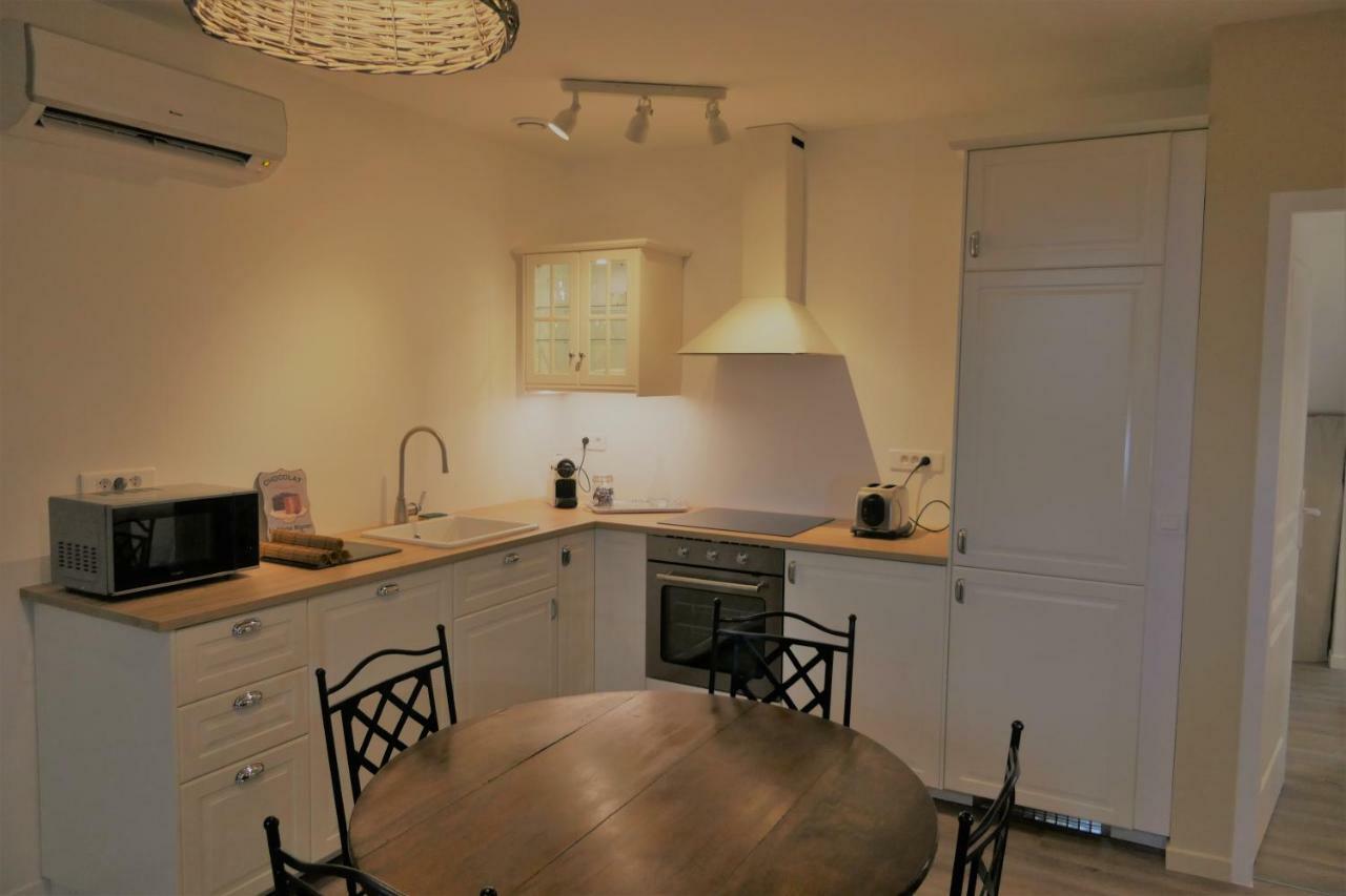 La Maison Virginie Appartements Climatises De 1 A 5 Pers Cosy Hyper Centre Cour Parking Linge Fibre Proximite Port Lac Canal Piscine Montargis Exterior foto
